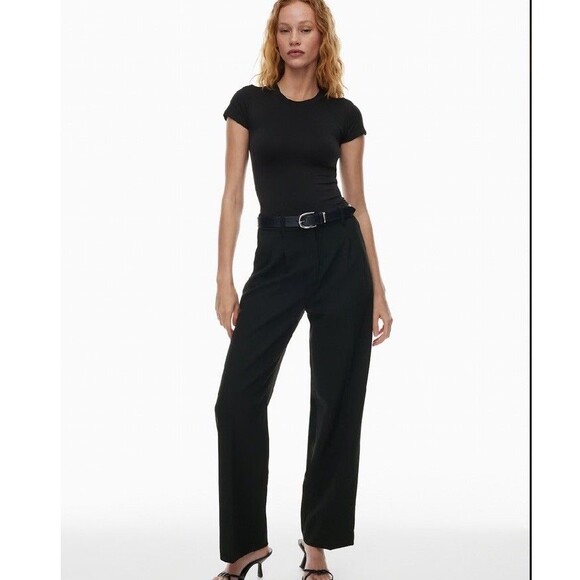 Aritzia Smooth Seamless Willow Tshirt Sz S Closet Staple Classic - Picture 1 of 6